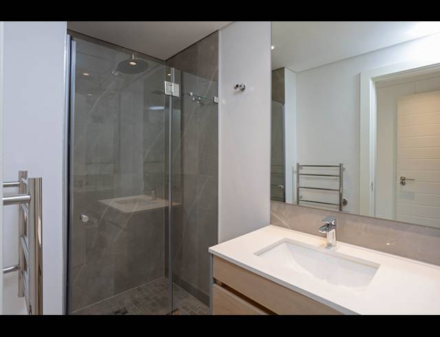 2 BEDROOM APARTMENT TO LET IN NEWLANDS